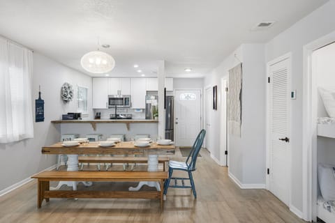 Open concept and well-stocked kitchen 