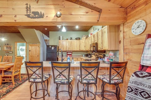 Kitchen | Cooking Basics | Breakfast Bar