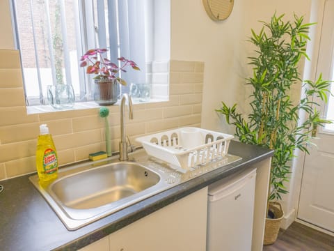 3c93b302-3f75-4822-a570-662eb8406e68