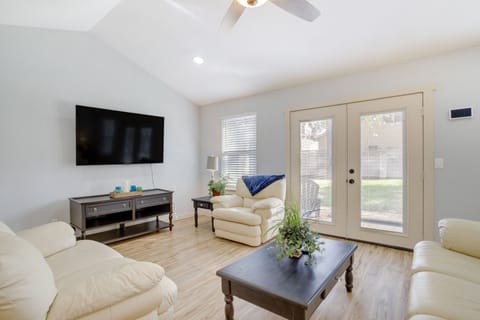 The Woodlands Vacation Rental | 4BR | 2BA | 1 Step to Access | 1,540 Sq Ft
