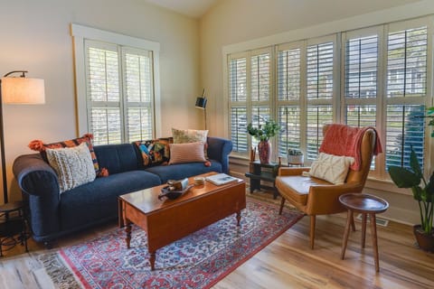 Granville Vacation Rental | 1BR | 1BA | 800 Sq Ft | Steps Required to Enter