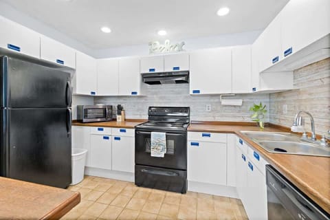 Full Equipped Kitchen