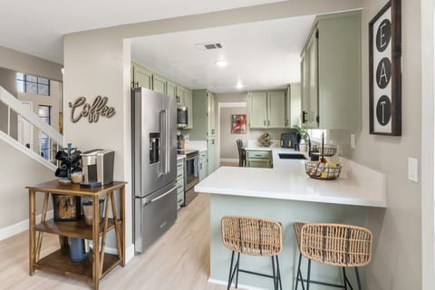 Coffee bar and island seating 