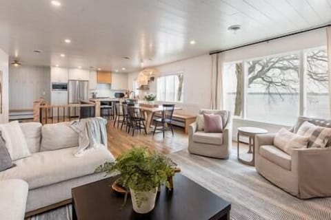 Db6f7e53 d807 40c3 808b 35104db349f9