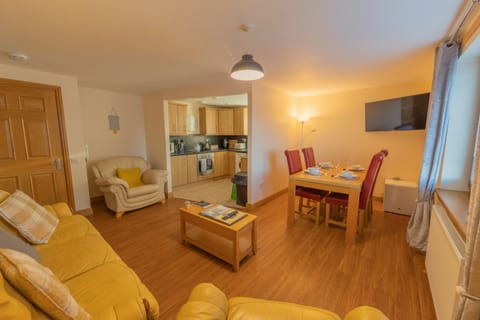 Apartment 6    Floor 1 