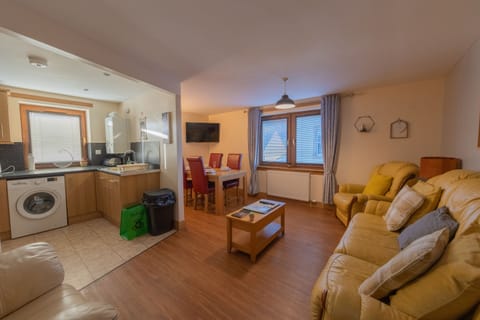 Apartment 6    Floor 1 