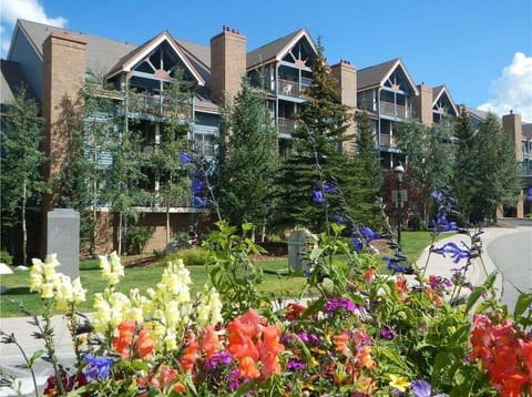River Mountain Lodge - next to Blue River