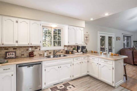 Kitchen and Livingroom open concept