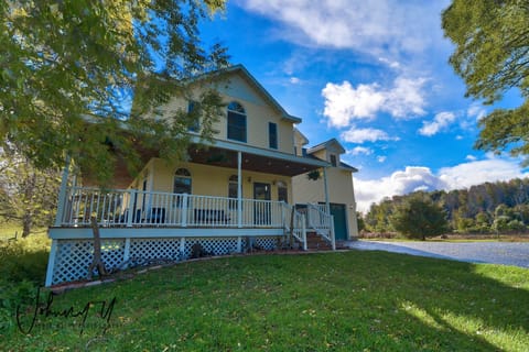 Our charming Frankfort Farmhouse