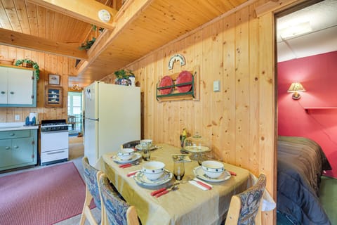 Dining Area | Dishware/Flatware | Trash Bags/Paper Towels