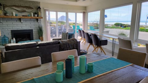 Amazing Ocean and Morro Rock Views from the living room