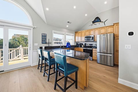 Top-Level Kitchen with Bar (seats 3)