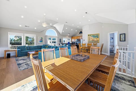 Top-Level Dining Room with Table (seats 10)