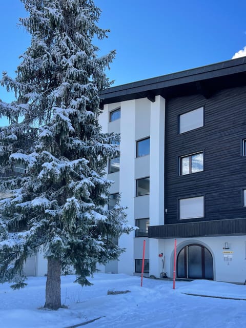 Entrance House Triangle C