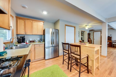 Kitchen | Main Level | Coffee Maker | Dishwasher | Cooking Basics