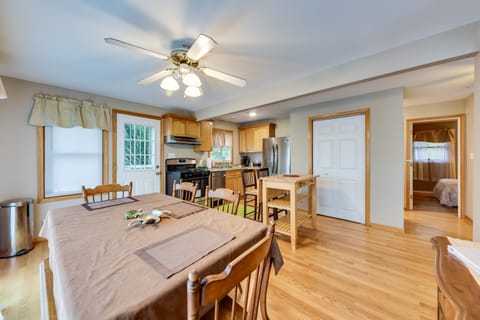 Dining Area | Main Level