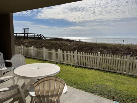 Welcome to Ocean Breeze West #104