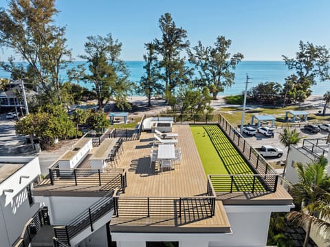 Rooftop Deck