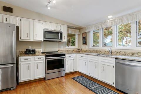 Fully equipped kitchen