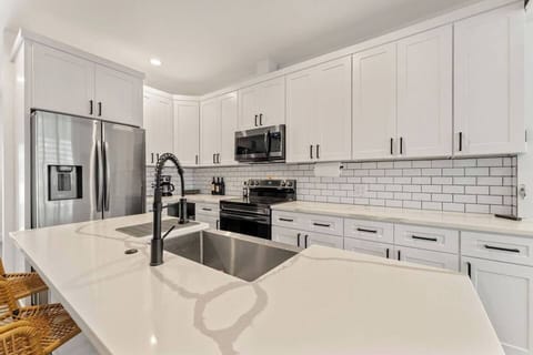 This house in brand new and you can feel it throughout.