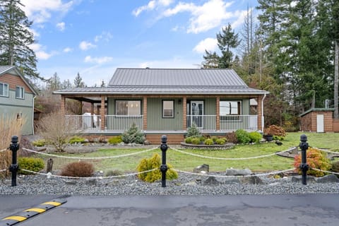 resort Style accommodation steps to the Ocean