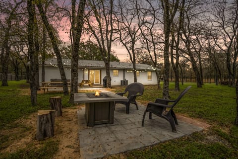 Firepit & Outdoor Entertainment