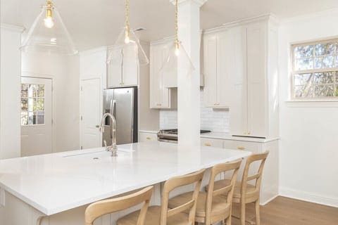 Seating at Kitchen Island Table