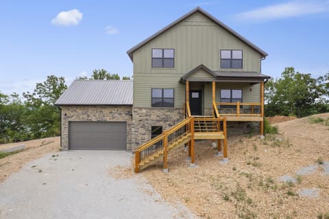 Welcome to Compass Cove