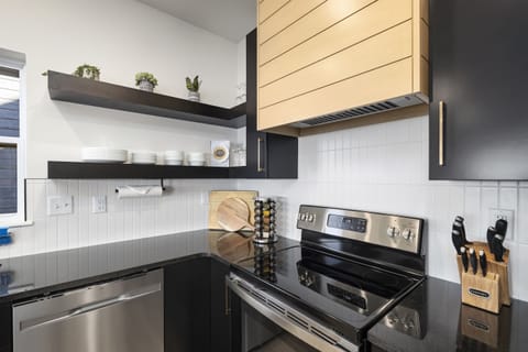 Tree House - Main Level: Kitchen