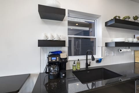 Tree House - Main Level: Kitchen 