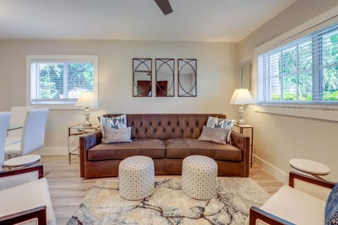 West Palm Beach Vacation Rental | 3BR | 2BA | 1 Step to Access | 992 Sq Ft