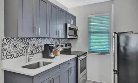 6a2a76d3-aa80-41c1-acf6-a7ea4294994f