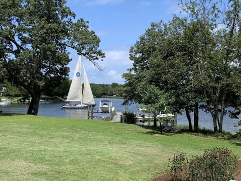 Property Grounds on the Miles River