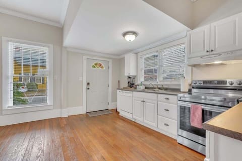 Another view of the kitchen!