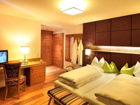 Doppelzimmer Försterin, Short Stay - Hotel Der Kaprunerhof Hotel in Piesendorf