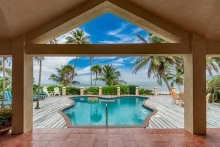 Amazing view of the Caribbean Sea!
