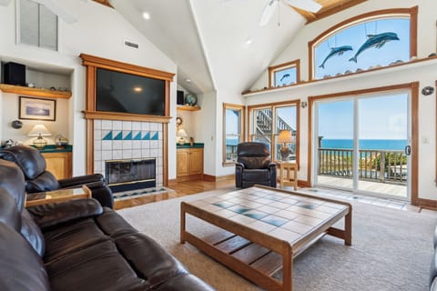 Main Level,Living Room,