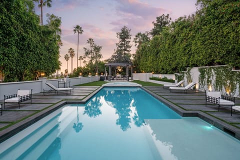 Villa Javu by LuxJB: LA's finest vacation villas & mansion rentals by owners.
