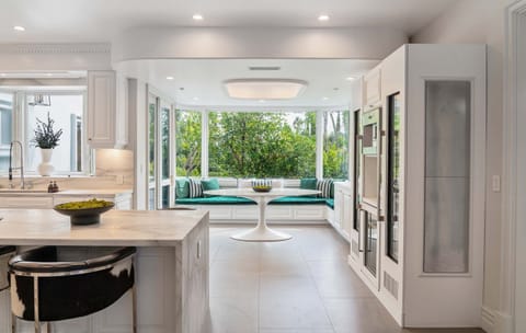 Villa Javu by LuxJB: LA's finest vacation villas & mansion rentals by owners.
