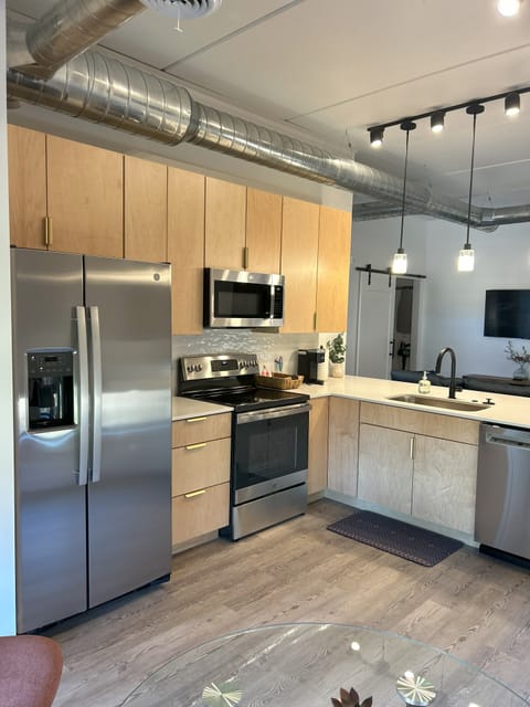 Full kitchen with new appliances 