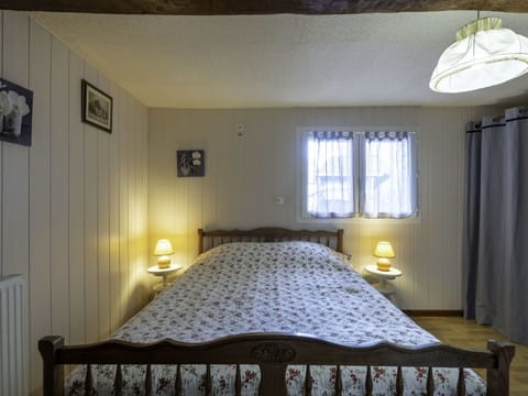 Property, Furniture, Picture Frame, Window, Comfort, Shade, Wood, Building, Textile, Interior Design
