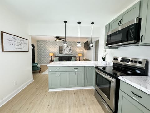 Open concept kitchen/dining