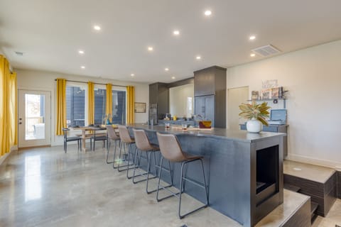 Open layout makes it easy for your group to connect.