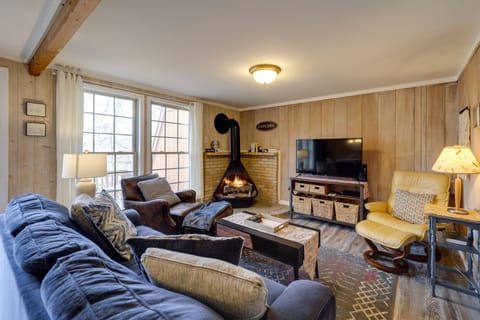 Beech Mountain Vacation Rental | 3BR | 2BA | 1,096 Sq Ft | Stairs Required