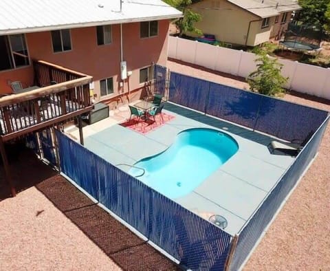 Ready to make a splash? Welcome to Kanab Bliss! Our pet-friendly 4BR home has a pool, game room, and endless southern Utah fun.