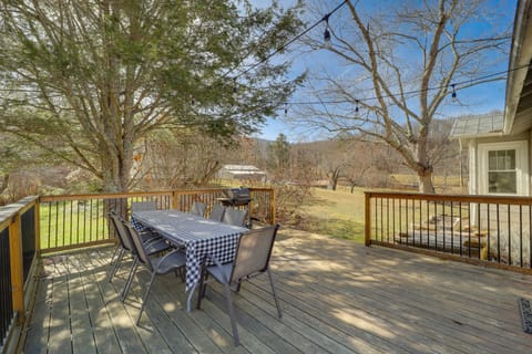 Roan Mountain Vacation Rental | 3BR | 1BA | 5 Steps to Enter | 1,000 Sq Ft