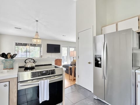 Kitchen, 3305 Cameron Blvd, Isle of Palms, SC | IOP Escapes