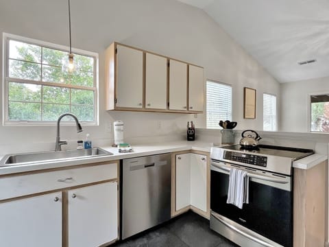 Kitchen, 3305 Cameron Blvd, Isle of Palms, SC | IOP Escapes