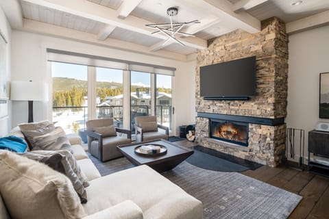 Home Decor, Fireplace, Indoors, Furniture, Table