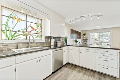 Kitchen and Dining Room, 1st Floor